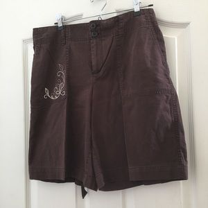 FINAL MARKDOWN Ladies basic editions shorts medium